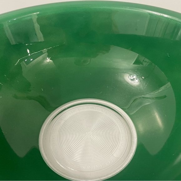 Set of 2 VTG Pyrex Glass Clear Bottom Nesting Mixing Bowls Green #323 and #325 - Picture 4 of 9